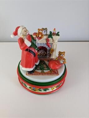 Vintage Santa Claus Musical Box Figurine Christmas Fireplace Scene Decor